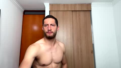 Snapshot of enzo_savage chatting on 06-11-26, 12:47 enzo_savage online show from 06-11-26, 12:47