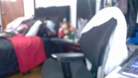 enzoyarack online show from 11-20-25, 02:23