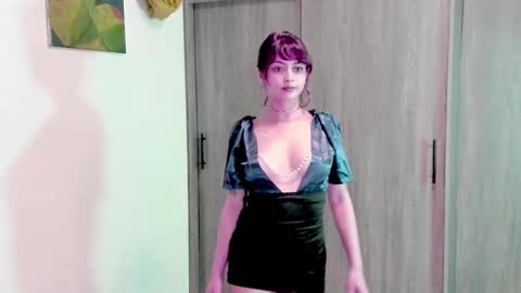 Leyla online show from 10-17-25, 10:45