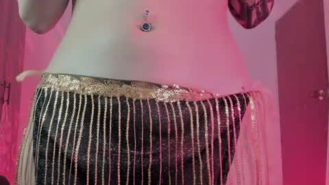 Snapshot of ephemeral_hot chatting on 05-15-26, 11:01 Leyla online show from 05-15-26, 11:01