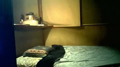 Snapshot of epizness chatting on 12-23-24, 08:22 Kris online show from 12-23-24, 08:22