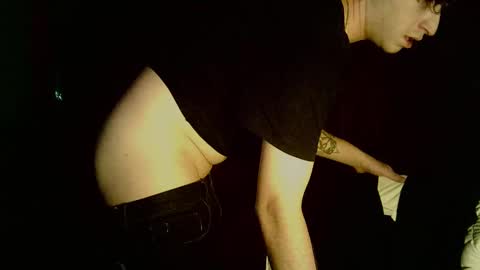 Snapshot of epizness chatting on 02-22-25, 09:01 Kris online show from 02-22-25, 09:01