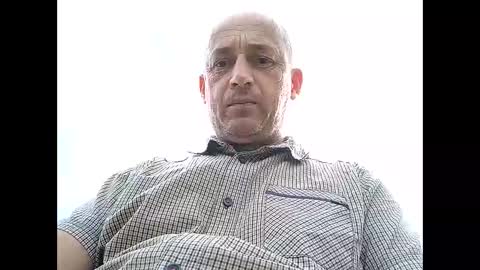 Snapshot of epu17 chatting on 05-31-26, 02:35 epu17 online show from 05-31-26, 02:35