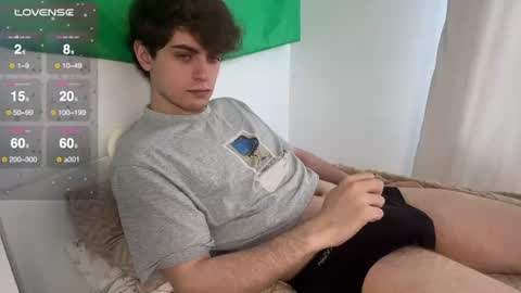 Snapshot of er1c_reeves chatting on 06-19-26, 10:08 Eric Reeves online show from 06-19-26, 10:08