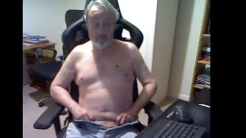 erasmus_d online show from 02-06-25, 06:24