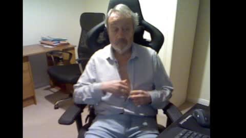 erasmus_d online show from 02-23-25, 05:50