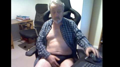 erasmus_d online show from 03-12-25, 06:11