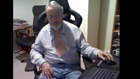 erasmus_d online show from 11-13-25, 06:07