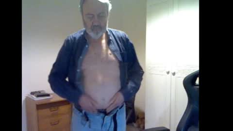 erasmus_d online show from 02-02-26, 05:22