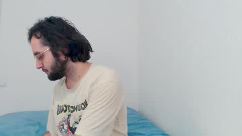 Snapshot of eren_jaeger2000 chatting on 11-15-25, 05:27 Eren online show from 11-15-25, 05:27