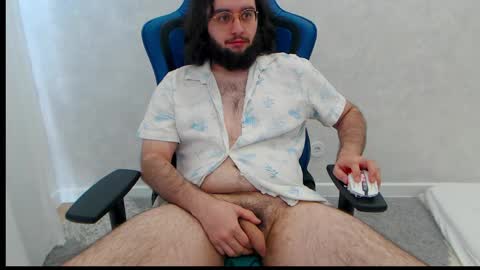Snapshot of eren_jaeger2000 chatting on 06-01-26, 03:41 Eren online show from 06-01-26, 03:41