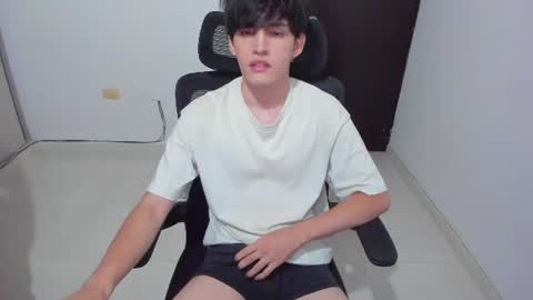 Snapshot of eren_tatakae chatting on 07-09-26, 12:15 eren_tatakae online show from 07-09-26, 12:15