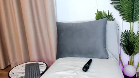 Snapshot of eriaharper chatting on 05-20-26, 02:12 Eria harper online show from 05-20-26, 02:12