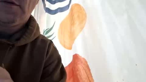 Snapshot of eric4785520024 chatting on 11-10-25, 12:09 eric4785520024 online show from 11-10-25, 12:09