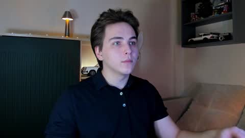 Snapshot of eric_ether chatting on 01-09-26, 05:15 Eric online show from 01-09-26, 05:15