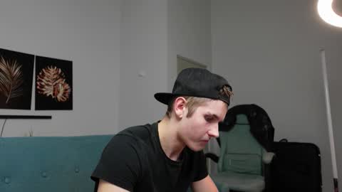    online show from 10-12-25, 05:45