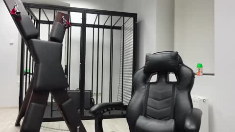    online show from 10-19-25, 06:52