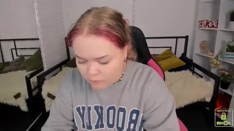 erica_love_ online show from 10-11-25, 05:39