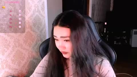 Snapshot of erica_wayne chatting on 04-18-26, 07:07 Erica Wayne online show from 04-18-26, 07:07
