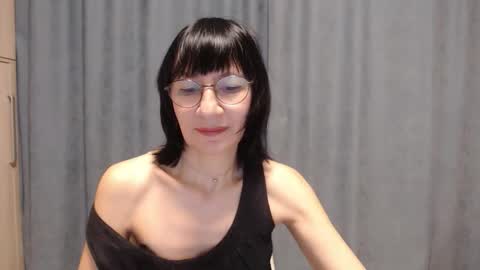 Snapshot of ericablack8 chatting on 12-22-25, 01:30 ericablack8 online show from 12-22-25, 01:30