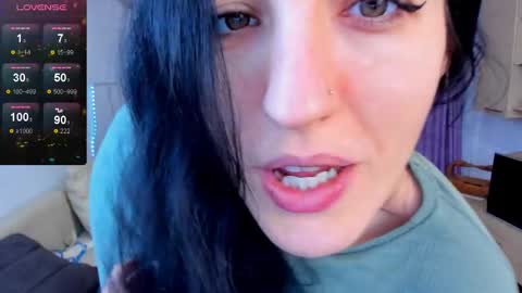 Snapshot of ericabunny chatting on 01-16-26, 05:44 Erika online show from 01-16-26, 05:44