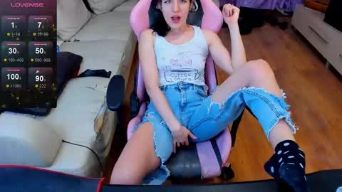 Snapshot of ericabunny chatting on 02-11-26, 03:00 Erika online show from 02-11-26, 03:00