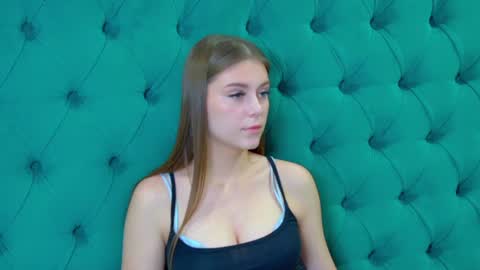 Snapshot of ericafoxes chatting on 06-30-26, 06:25 EricaFoxes online show from 06-30-26, 06:25