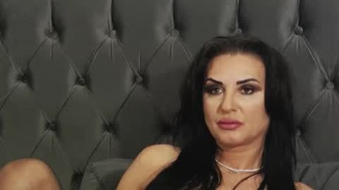 Erica online show from 02-07-25, 07:59