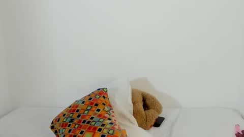 Snapshot of ericbana_ chatting on 02-14-25, 11:20 Dayanna online show from 02-14-25, 11:20