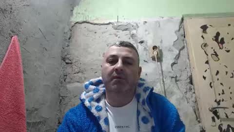 Snapshot of ericboy32 chatting on 03-29-26, 03:28 eric online show from 03-29-26, 03:28