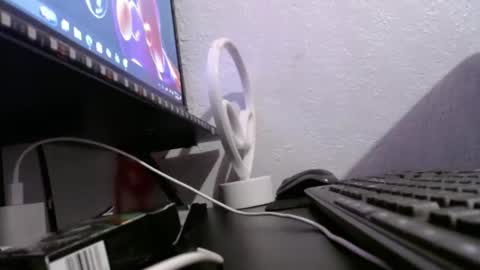 Snapshot of erick_martinezz chatting on 06-10-26, 12:22 erick online show from 06-10-26, 12:22