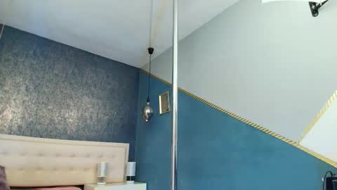   online show from 10-11-25, 04:44