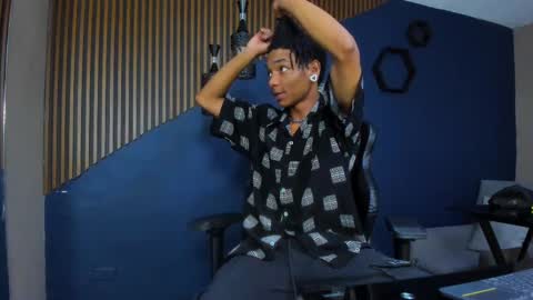 Snapshot of erickcarmack chatting on 02-25-25, 04:35 Erick online show from 02-25-25, 04:35