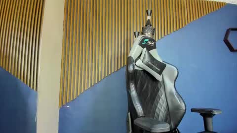 Snapshot of erickcarmack chatting on 03-04-25, 04:27 Erick online show from 03-04-25, 04:27
