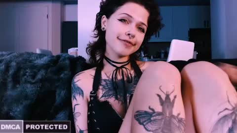 Snapshot of erii_xoxo chatting on 11-07-25, 04:01 Rainbow on your spoon online show from 11-07-25, 04:01