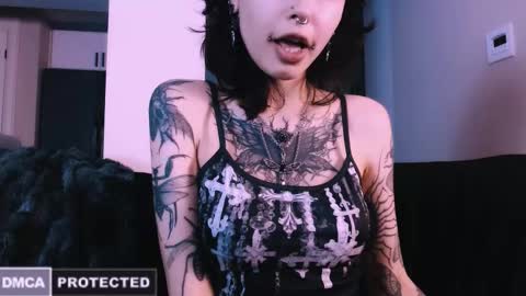 Snapshot of erii_xoxo chatting on 11-25-25, 05:29 Rainbow on your spoon online show from 11-25-25, 05:29