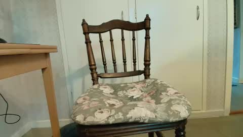 Erik online show from 04-12-26, 08:08