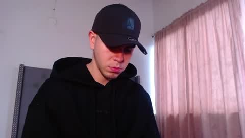 Snapshot of erik_rodriguez chatting on 06-09-26, 12:39 Erik rodriguez online show from 06-09-26, 12:39