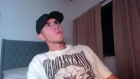 Snapshot of erik_rodriguez chatting on 06-27-26, 12:59 Erik rodriguez online show from 06-27-26, 12:59