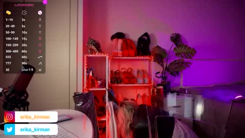 Erika      online show from 03-11-25, 04:51