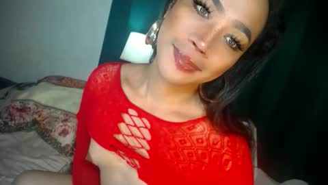 Snapshot of erika_madrigal chatting on 10-09-25, 11:25 erika_madrigal online show from 10-09-25, 11:25