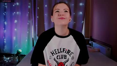 Snapshot of erika_with_love chatting on 04-26-26, 04:32 Erika online show from 04-26-26, 04:32
