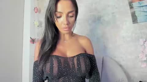 Snapshot of erikabeee1 chatting on 07-22-26, 05:21 Erikabeee online show from 07-22-26, 05:21