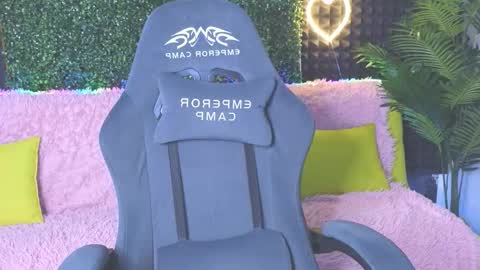 Snapshot of erikabrian chatting on 10-03-25, 02:19 erikabrian online show from 10-03-25, 02:19