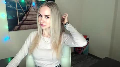 Erika online show from 09-25-25, 11:47