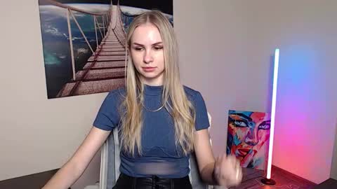 Erika online show from 11-19-25, 01:55