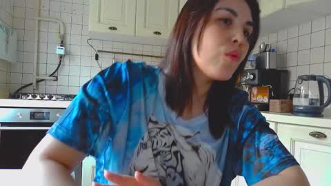 ErikaGloss online show from 11-17-25, 06:52