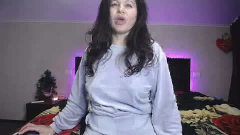 Snapshot of erikagold chatting on 12-08-24, 06:28 ErikaGold online show from 12-08-24, 06:28