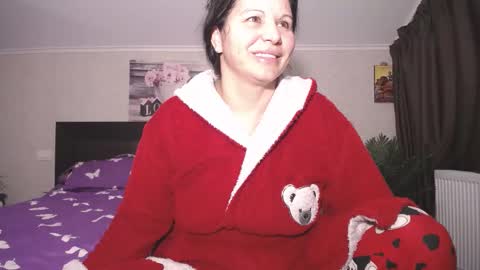 Snapshot of erikagold chatting on 02-16-25, 06:10 ErikaGold online show from 02-16-25, 06:10