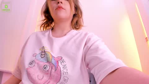 Snapshot of erikalustx chatting on 01-02-25, 04:09 Erika online show from 01-02-25, 04:09